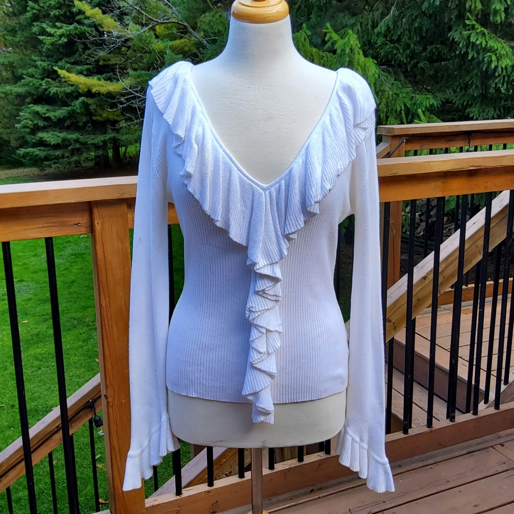 Premiere Collection White Ruffled V-Neck Sweater